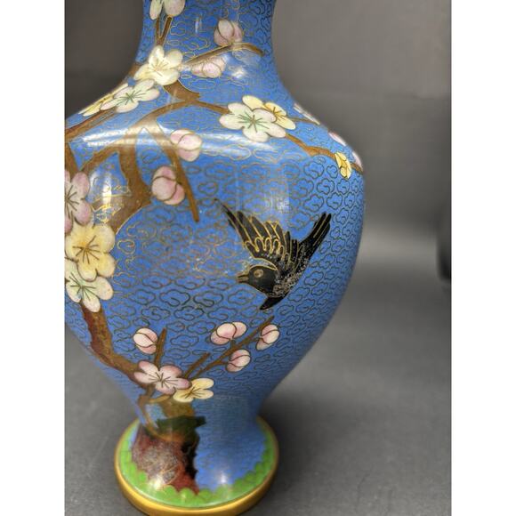 Vintage Chinese 8 1/4" BLUE CLOISONNE VASE Enamel Brass Cherry Blossom w/Bird - Picture 5 of 16